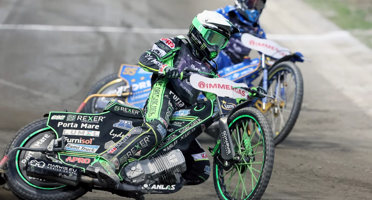 Patryk Dudek przed Bartoszem Zmarzlikiem, fot. materiały prasowe organizatora 