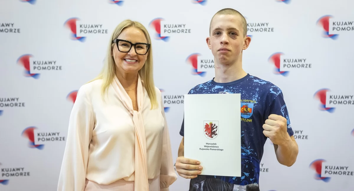Wręczenie stypendiów sportowych fot. Szymon Zdziebło/tarantoga.pl dla UMWKP