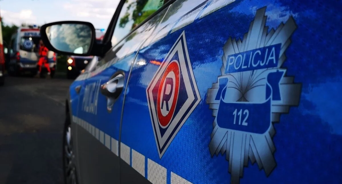 Wypadki, Wypadek moście Toruniu Policjant trafił szpitala - zdjęcie, fotografia