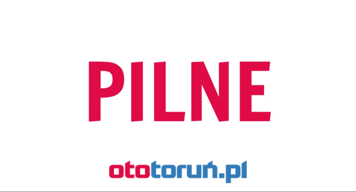 Wypadek na przejeździe kolejowym pod Toruniem. Pociąg zderzył się z autem