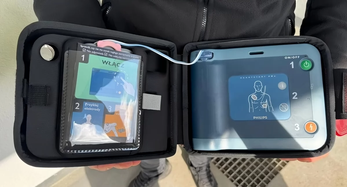 Defibrylator AED, fot. UG Zławieś Wielka