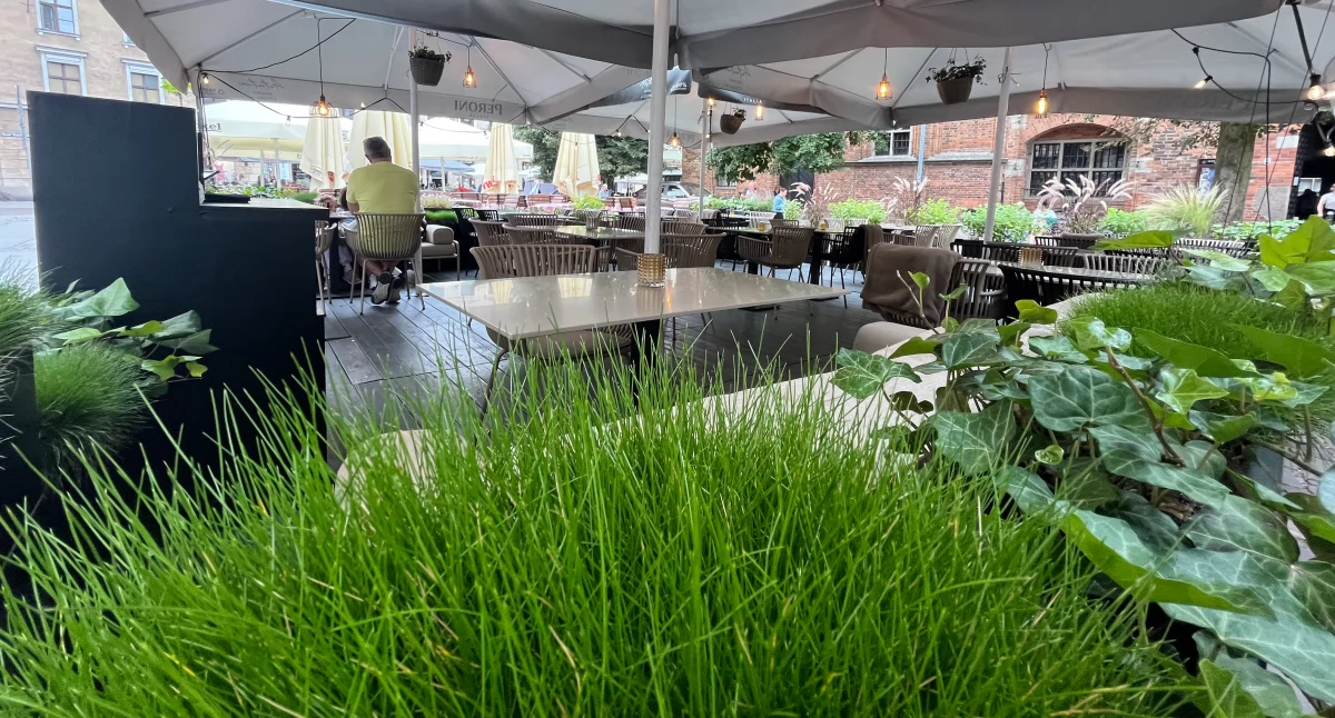 Ogródek restauracji Autentica, fot. Bartosz Fryckowski / ototorun.pl