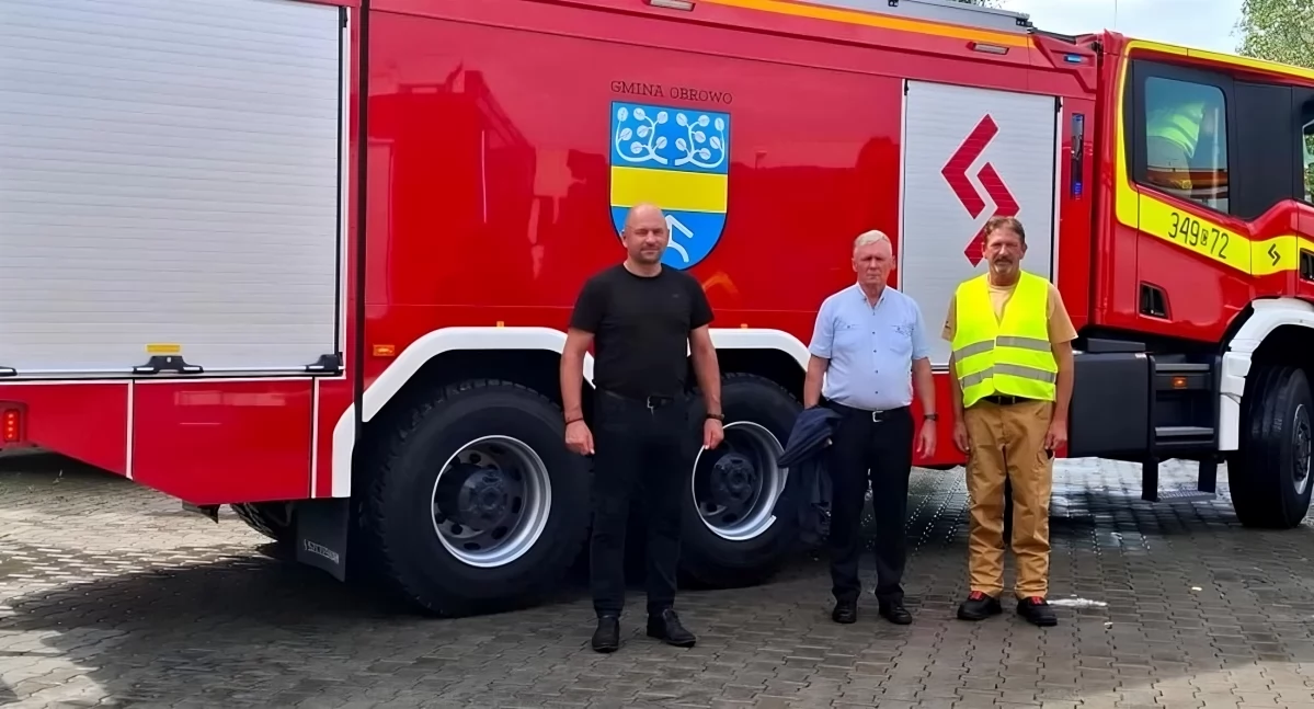 Nowy wóz OSP Dobrzejewice, fot. UG Obrowo