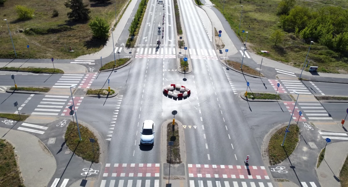 Tymczasowe rondo u zbiegu Polnej i Forteczne, fot. Bartosz Fryckowski / ototorun.pl
