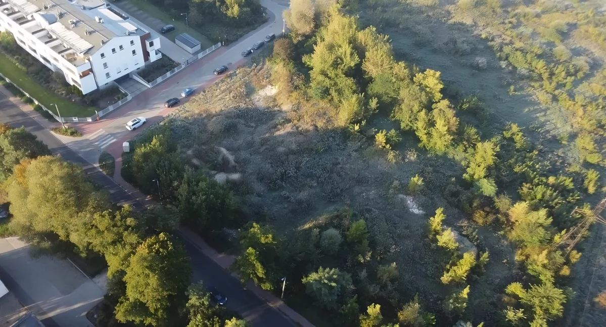 Teren przy skrzyżowaniu ulic Kniaziewicza i Andersa w Toruniu, fot. Bartosz Fryckowski / ototorun.pl