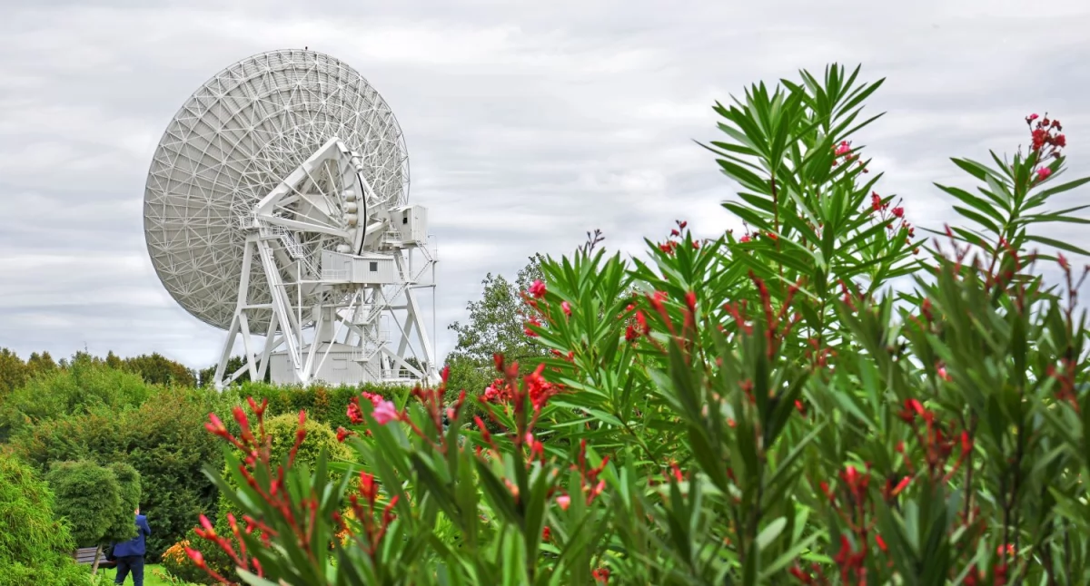 Radioteleskop RT4 z Obserwatorium Astronomicznego UMK w Piwnicach pod Toruniem / Fot. Andrzej Romański / UMK