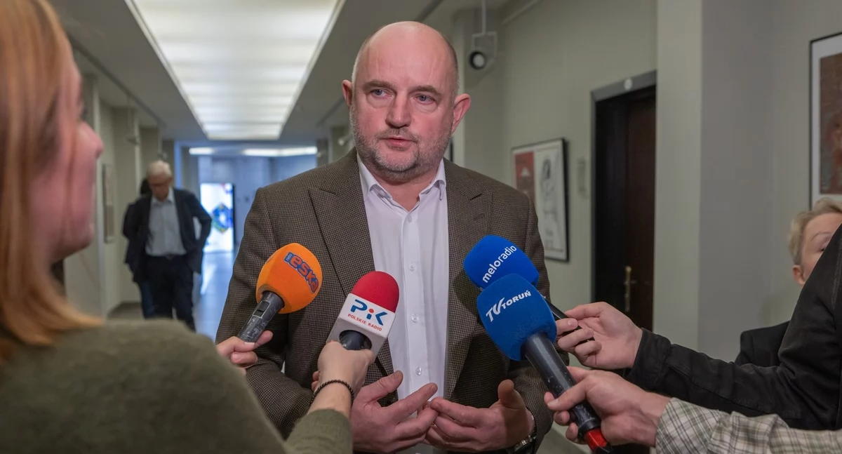 Marszałek Piotr Całbecki dostał podwyżkę. Będzie zarabiać więcej od prezydenta Torunia