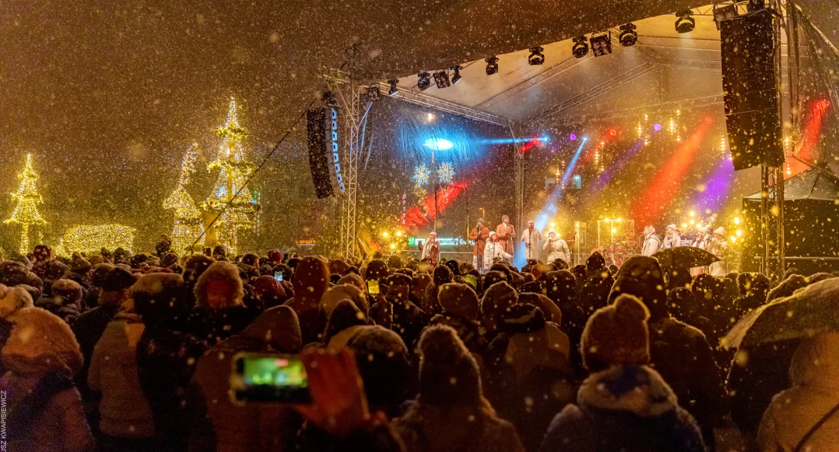 Znany zespół zagra na jarmarku świątecznym w Toruniu. Wstęp na koncert jest darmowy