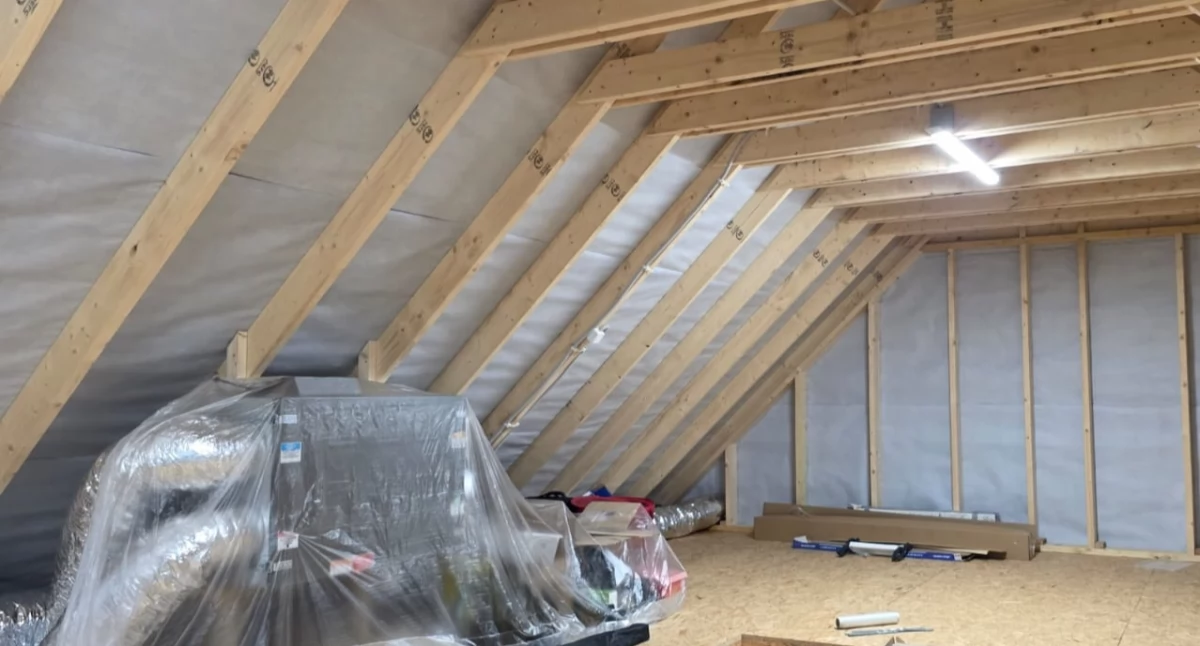 Czym najlepiej ocieplić poddasze? Nie materiał, a wykonanie robi różnicę