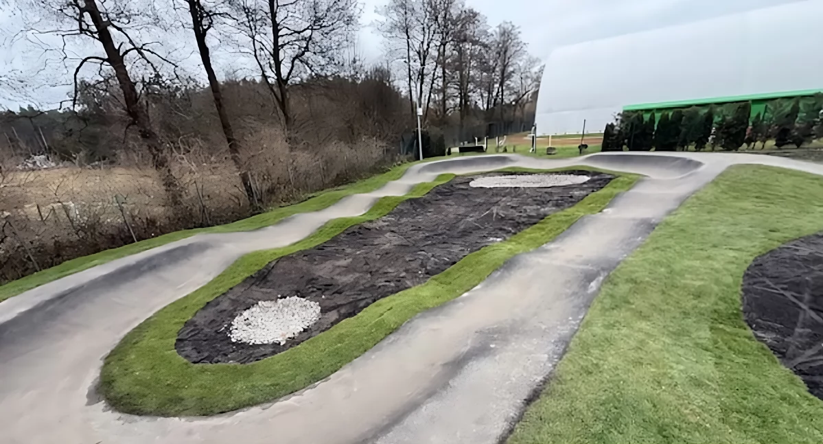 Nowy pumptrack przy Szkole Podstawowej w Złejwsi Wielkiej, fot. UG Zławieś Wielka