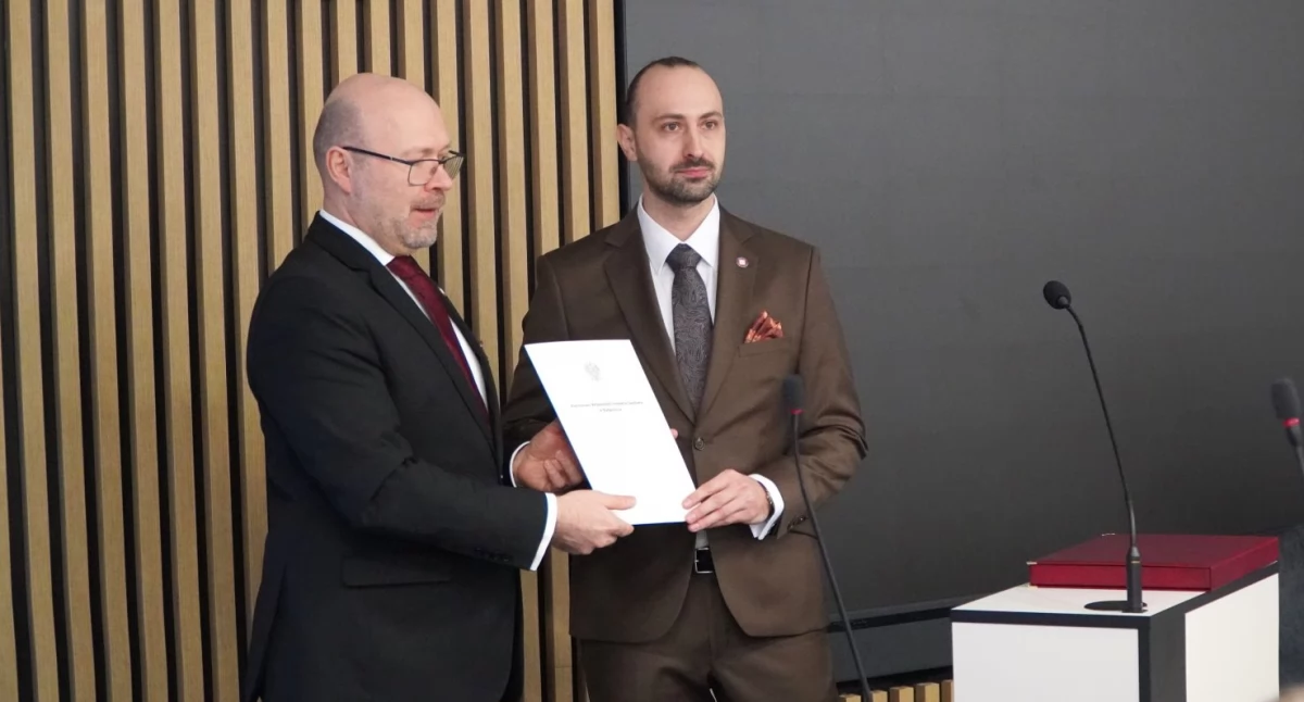 Uroczyste wręczenie aktu powołania dla Pawła Lisewskiego, fot. Starostwo Powiatowe w Toruniu