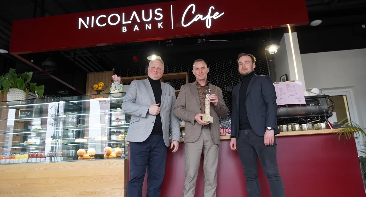 Członek Zarządu Nicolaus Bank Jacek Wójcik, właściciel ZDB Rogowo Mariusz Wilczyński oraz redaktor naczelny otototorun.pl Filip Sobczak, fot. Bartosz Fryckowski / ototorun.pl