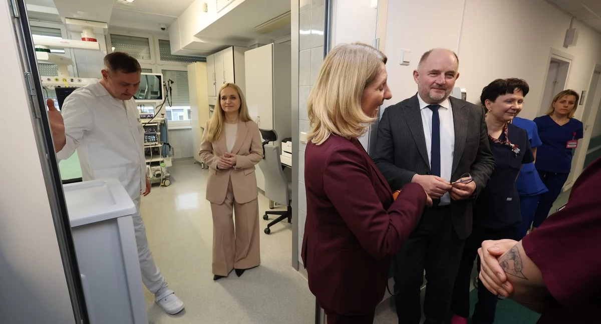 Minister zdrowia Jolanta Sobierańska-Grenda odwiedza WSZ w Toruniu, fot. Mikołaj Kuras dla UMWKP