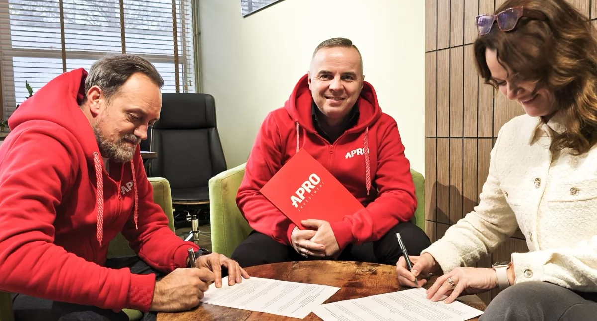 Podpisanie umowy sponsorskiej na sezony 2026 i 2027, fot. APRO Investment