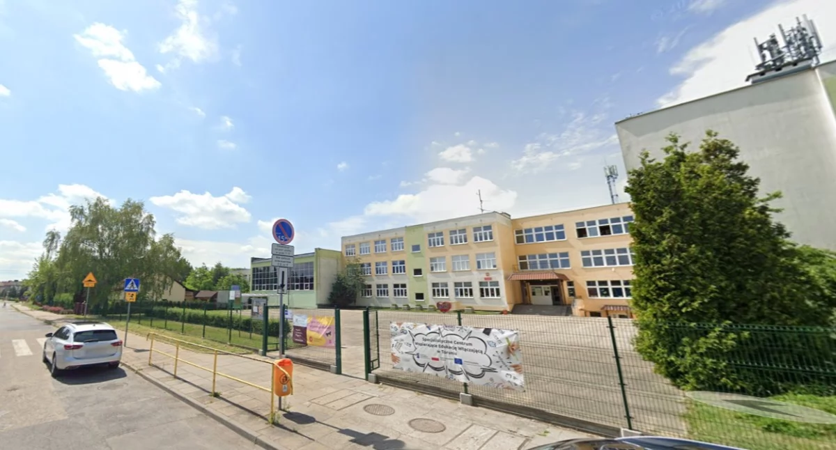 Szkoła Podstawowa nr 9 w Toruniu, fot. google.maps.pl