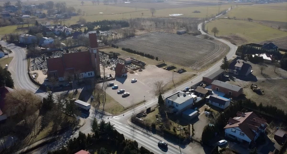 Ulica Kościelna w Papowie Toruńskim, fot. Bartosz Fryckowski / ototorun.pl