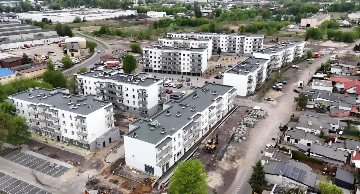 Osiedle TTBS Pod Dębową Górą w Toruniu, wizualizacje: UMT, fot z drona: Bartosz Fryckowski / ototorun.pl
