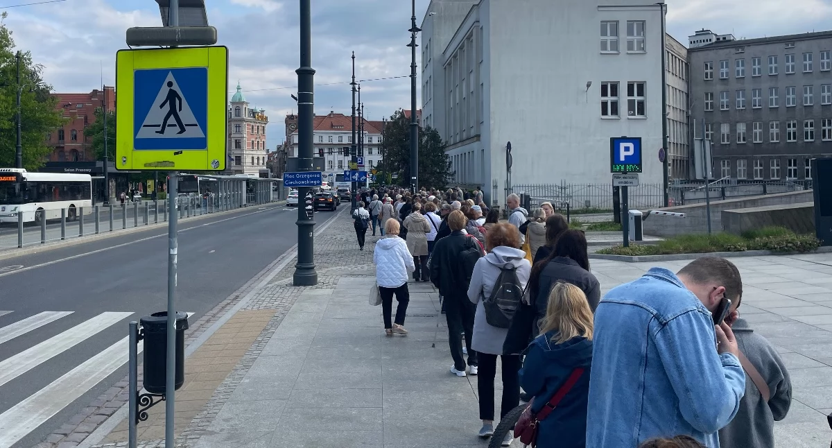 Kolejka po bilety na koncert Polsatu, fot. Bartosz Fryckowski / ototorun.pl