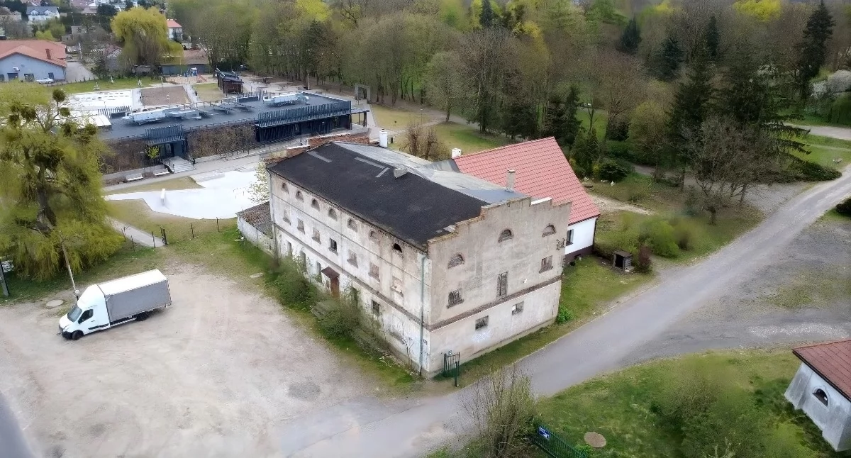 Opuszczony spichlerz w Łysomicach pod Toruniem, fot. Bartosz Fryckowski / ototorun.pl