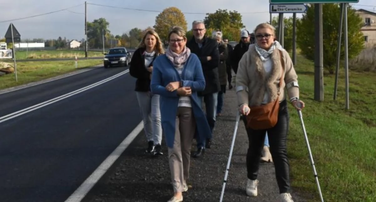 Mieszkańcy Rogówka z wójtem w 2023 roku, fot. UG Lubicz, zdjęcia w galerii: GDDKiA i UG Lubicz