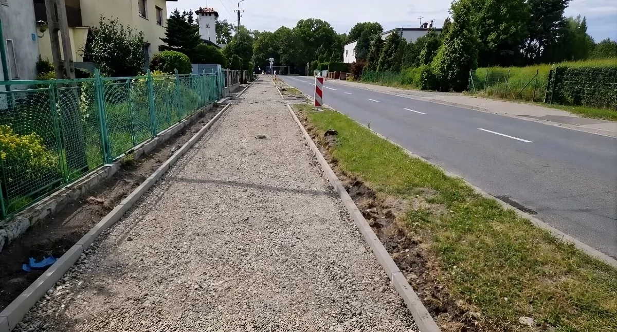 Budowa drogi rowerowej w Turznie pod Toruniem, fot. Powiatowy Zarząd Dróg w Toruniu