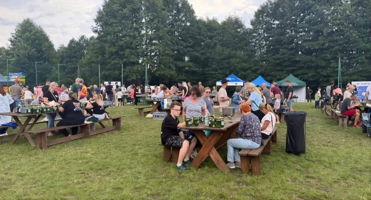 Wakacyjne Kiszenie Ogórków z Kołem Gospodarzy Wiejskich w zeszłym roku, fot. KGW