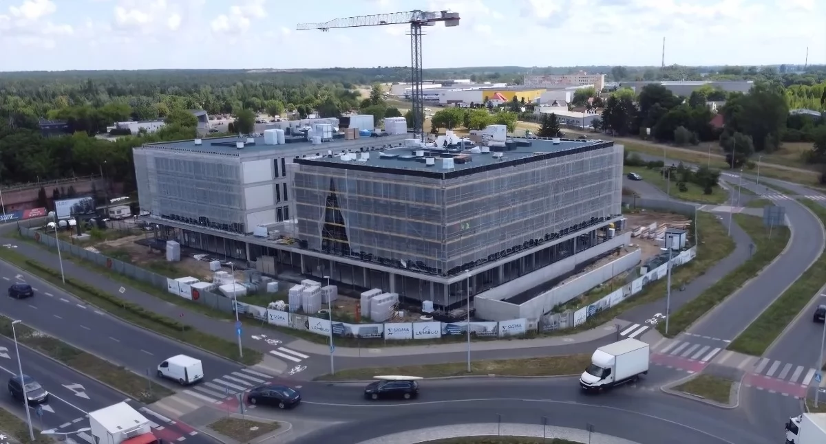 Budowa SIGMA OFFICE CENTER w Toruniu, fot. screeny z materiału Centrum Wsparcia Biznesu