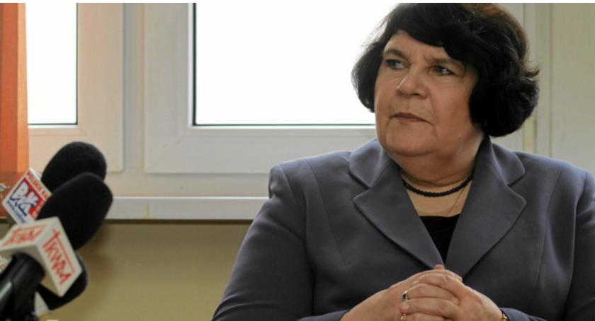 Anna Sobecka wysłała list do Kujawsko-Pomorskiego Kuratora Oświaty. Poseł PiS pisze w nim o nadmiernym obciążeniu uczniów.