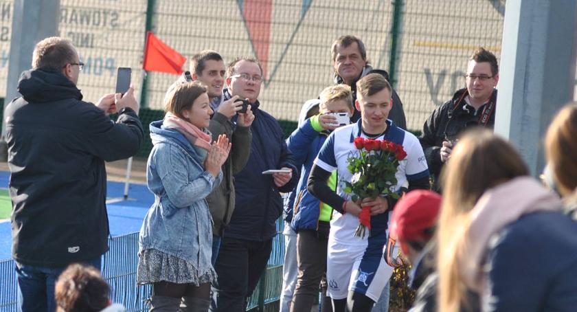 O tym się mówi, Zawodnik oświadczył się… na swoim meczu! [FOTO]
