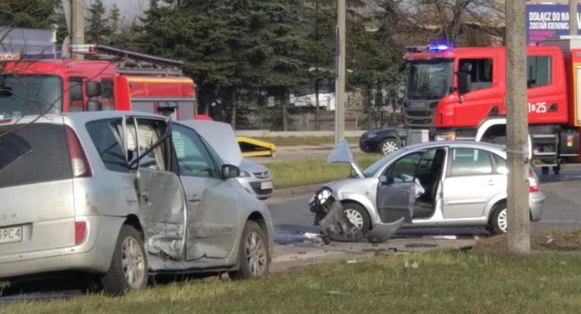 Uwaga Kierowcy! Wypadek Na Rondzie W Toruniu [Foto] Toruń | Ototorun.pl