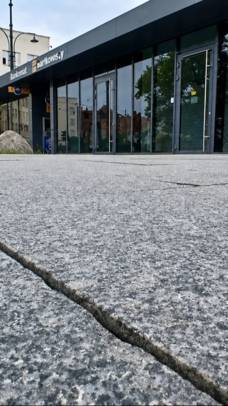 Problemy przy węźle przesiadkowym w Toruniu. Kiosk został zamknięty