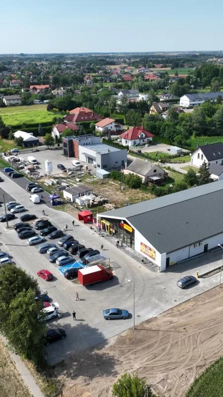 Market pod Toruniem ponownie na sprzedaż. Cena spadła o milion złotych