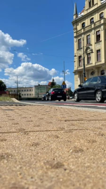 Trzy osoby zostały postrzelone na ulicy w Toruniu. Snajper pozostaje na wolności
