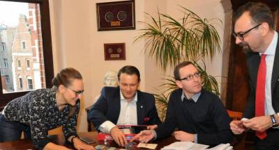 Zdjęcie: Partie Polityczne Toruń Polityka otoTorun