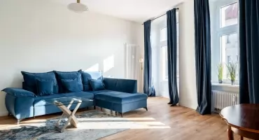 Toruń przeżywa turystyczny najazd. Brakuje wolnych apartamentów 