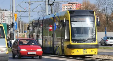 Ważne skrzyżowanie w Toruniu ponownie w remoncie. MZK zawiesza kursowanie tramwajów