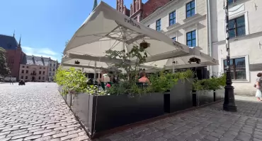 Zielony Ogródek Toruńskiej Starówki - Manekin 