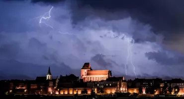 IMGW wydał alert drugiego stopnia dla Torunia. Będzie obowiązywać przez 7 godzin