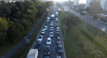 Fala oburzenia po porannym paraliżu w Toruniu. Policja ma radę dla kierowców