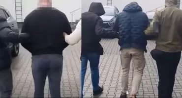 Areszt dla dwóch znanych w Toruniu kibiców. Zakuto ich w kajdanki zespolone