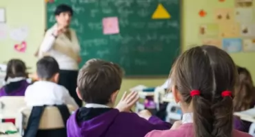 Zatrucie galaretkami w szkole w Toruniu. Sześcioro uczniów trafiło do szpitala