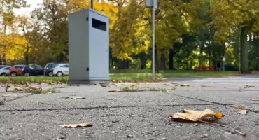 Afera śmietnikowa w Toruniu. Kontrowersyjne kosze postawiono „przez pomyłkę”