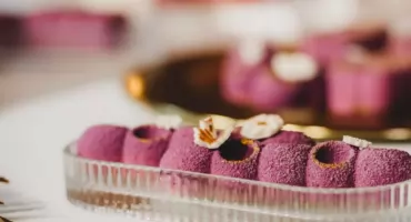 Hotel w Toruniu przygotowuje wyjątkowe mini desery.  To pyszności „szyte na miarę”