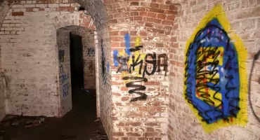 Fort w Toruniu zdewastowany. Wandale zniszczyli historyczne miejsce
