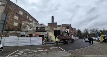 Rusza kolejny etap budowy hotelu w Toruniu. Wielki dźwig ograniczy ruch