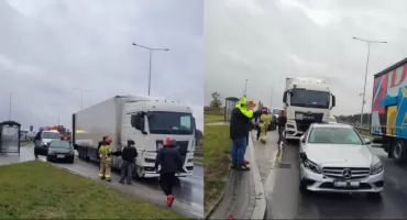 Wypadek przy moście w Toruniu. Młody kierowca BMW wjechał w ciężarówkę