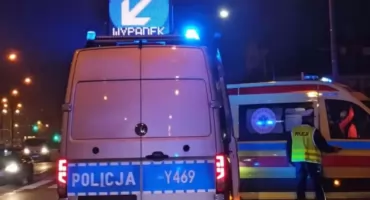 Dramat na przejściu dla pieszych w Toruniu. 43-latek wtargnął pod samochód