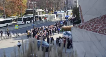 Długa kolejka przed Jordankami w Toruniu. Ruszyło wydawanie darmowych biletów