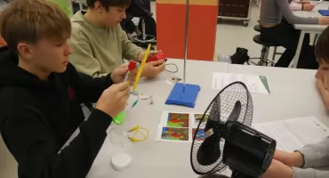 W Toruniu ruszyły warsztaty „Ogrzewanie w pudełku”. Zainteresowanie jest ogromne