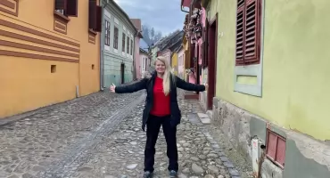 Znana dziennikarka odwiedzi Toruń. Wstęp na spotkanie jest bezpłatny